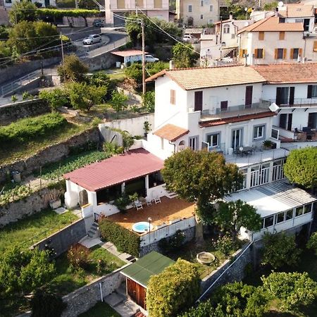 Ampi Terrazzi E Parcheggio - Relax In Villa Bardino Nuovo Luaran gambar